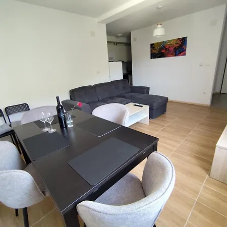 Spacious Oasis *